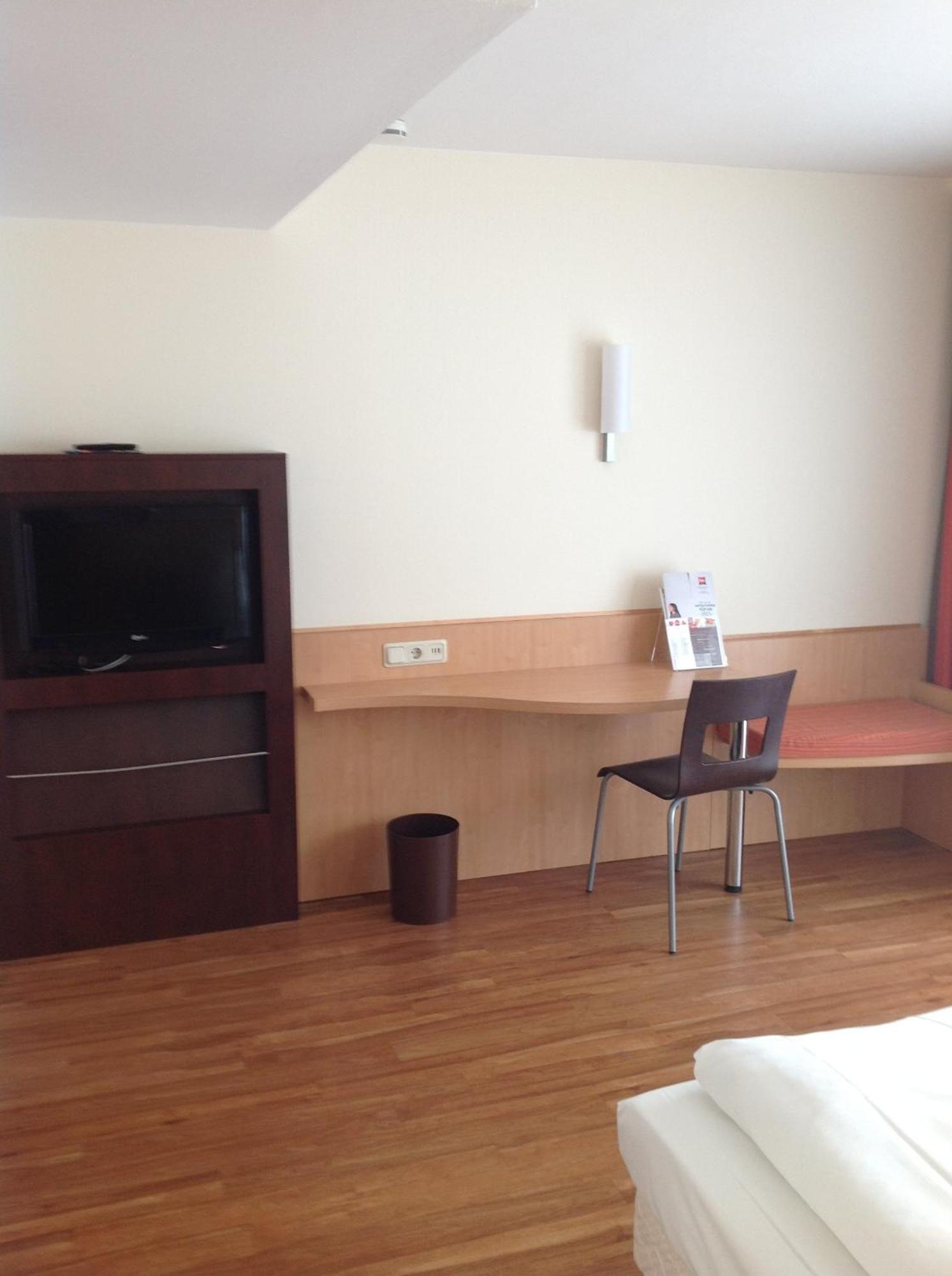 Saar City Hotel Саарбрюккен Номер фото
