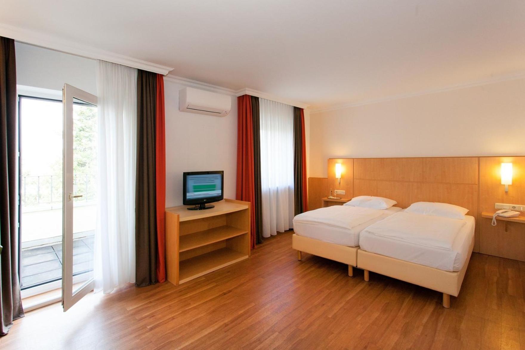 Saar City Hotel Саарбрюккен Экстерьер фото