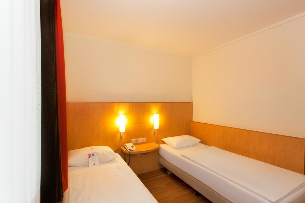 Saar City Hotel Саарбрюккен Номер фото