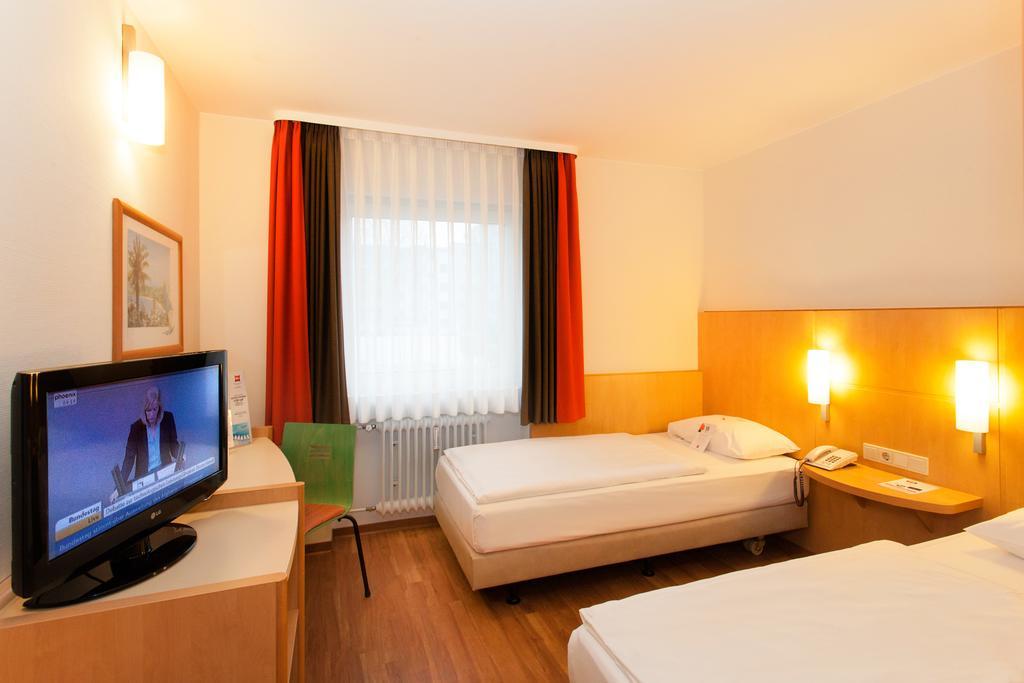 Saar City Hotel Саарбрюккен Номер фото